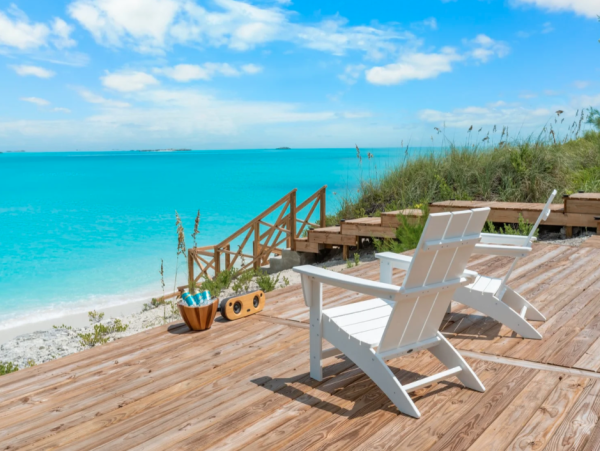 Luxurious 7-Bedroom Beachfront Retreat in Little Exuma, Bahamas
